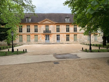 Réfection d'un parking à l'émulsion gravillonné (ou bicouche) finition gravillons mignonnettes à Sucy En Brie(94)